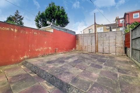 92 Caistor Park Road, London, E15 3PR
