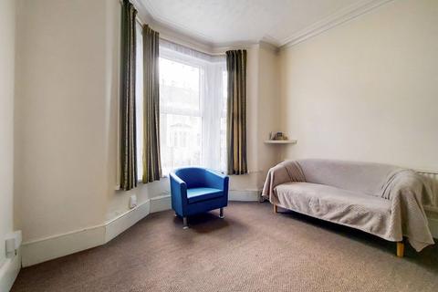 92 Caistor Park Road, London, E15 3PR