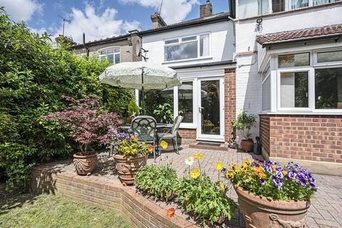 4 bedroom detached house for sale - Marlborough Road, Chingford, London, E4