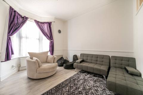 3 bedroom terraced house for sale - Gloucester Road, Leyton, London, E10