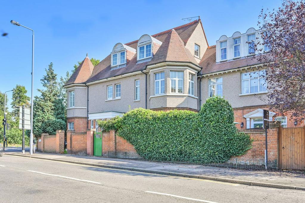 Pond House, The Ridgeway, Chingford, London, E4 4 bed terraced house £625,000