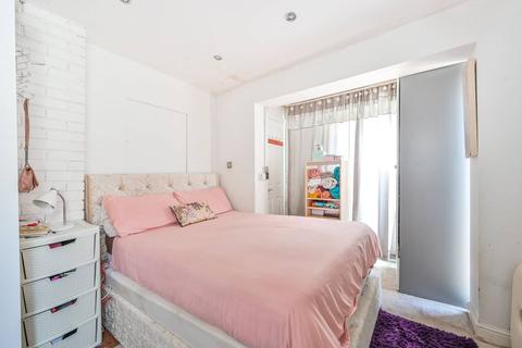 79 Longshaw Road, London, E4 6LH