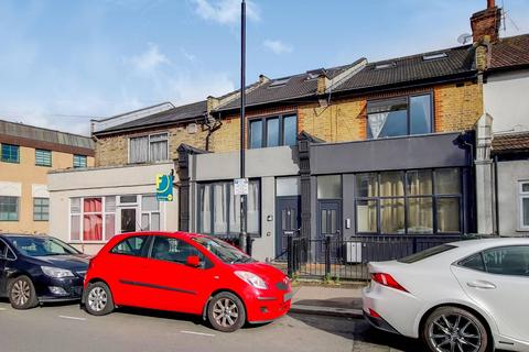 1 bedroom flat for sale - Queens Road, Walthamstow, London, E17