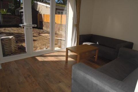 5 bedroom semi-detached house to rent, Alma Road, Southampton SO14