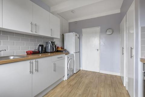3 bedroom flat for sale - 6/3 Westfield Court, Edinburgh, EH11 2RL