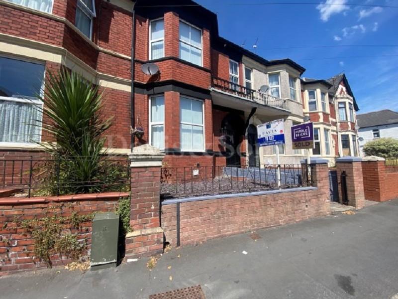Bassaleg Road, Newport. NP20 3EA 5 bed terraced house £1,600 pcm (£
