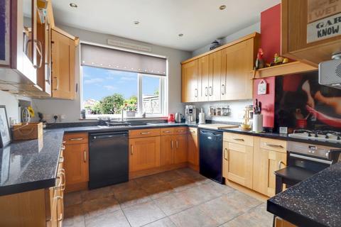 4 bedroom semi-detached house for sale - Canterbury Road, Folkestone CT19 5NX
