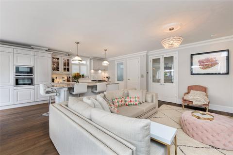 68 Woodside, London, SW19 7AF