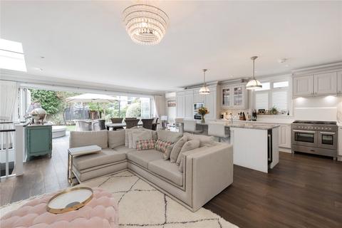 68 Woodside, London, SW19 7AF