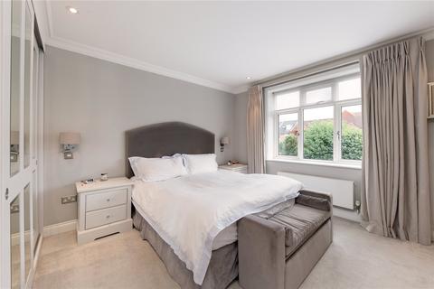 68 Woodside, London, SW19 7AF