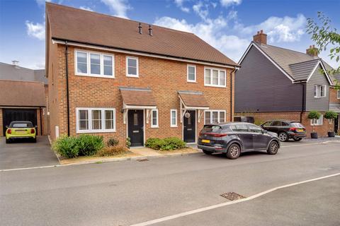 3 bedroom semi-detached house for sale, Reeves Crescent, Horley, RH6