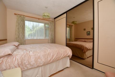 18 Dunstall Close, St Marys Bay, Romney Marsh, TN29 0QX