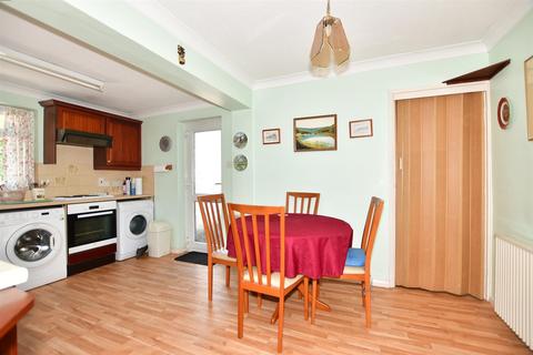 18 Dunstall Close, St Marys Bay, Romney Marsh, TN29 0QX