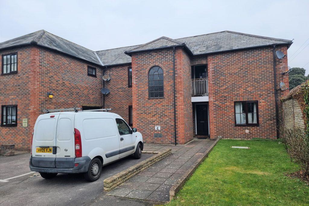 The Mews, Mead Lane, Bognor Regis, West Sussex. PO22 8AL Studio £650