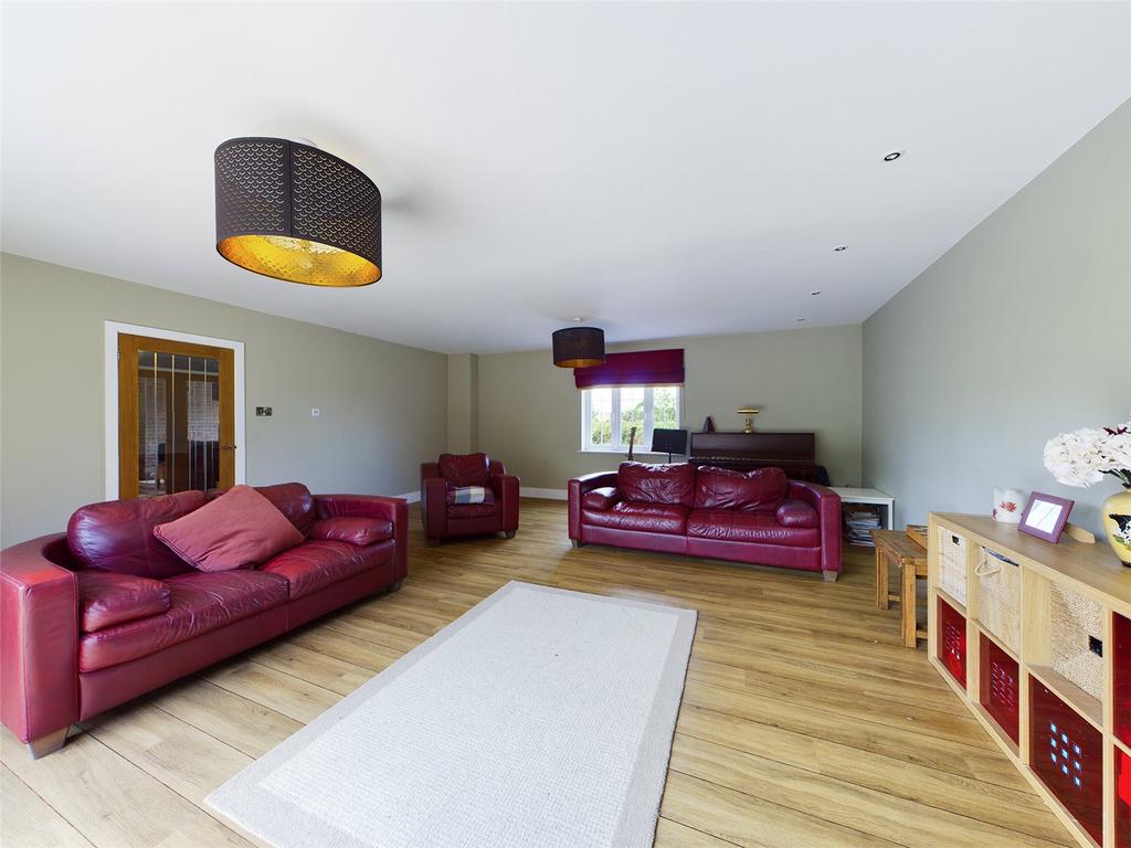 New Buildings, Longney, Gloucester... 5 bed semidetached house £650,000