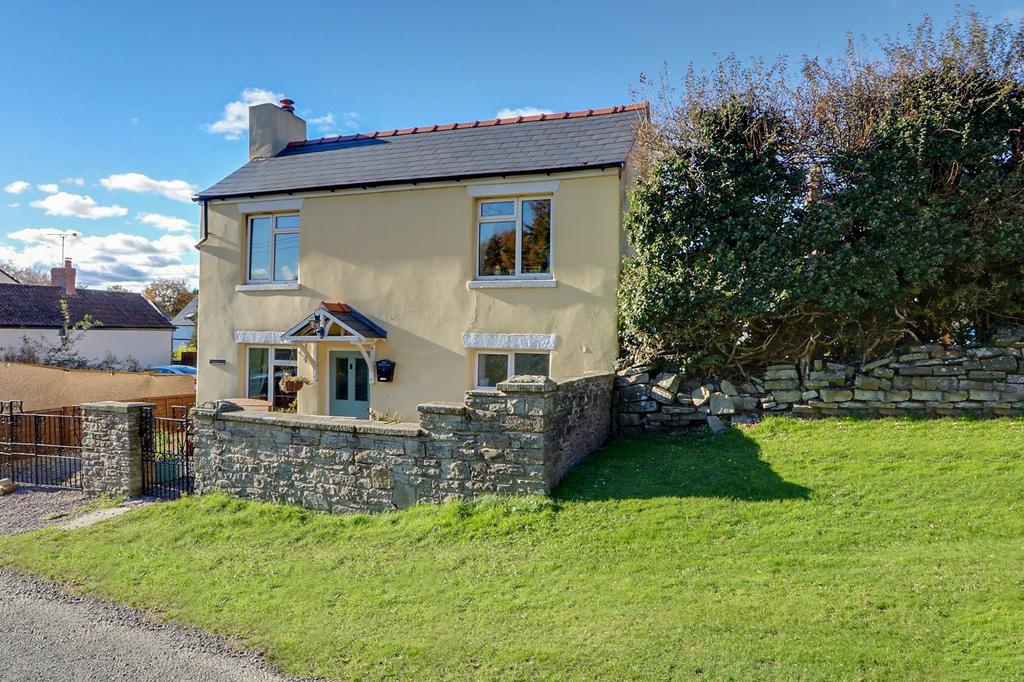 Palmers Flat, Coalway, Nr Coleford... 3 bed detached house £330,000