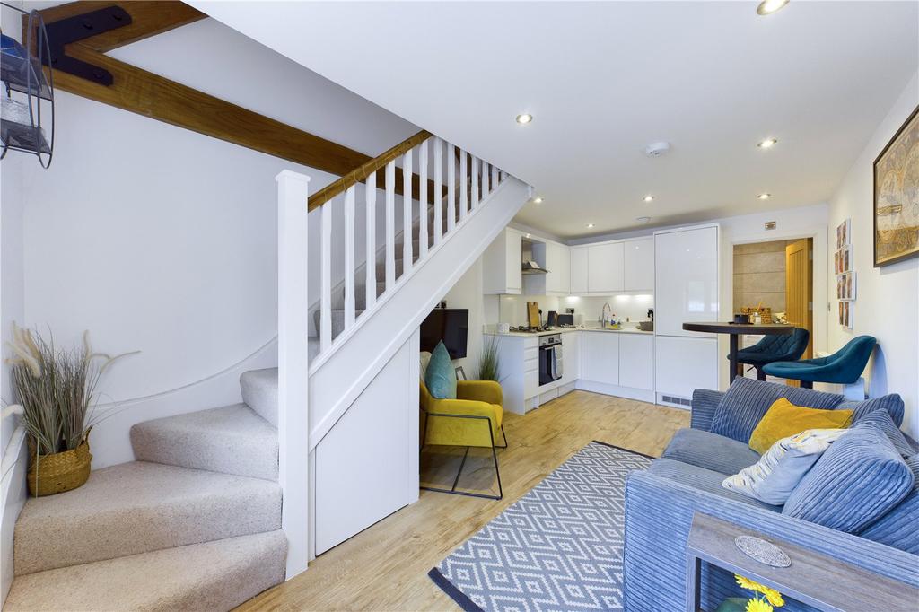 Lounge/ Kitchen