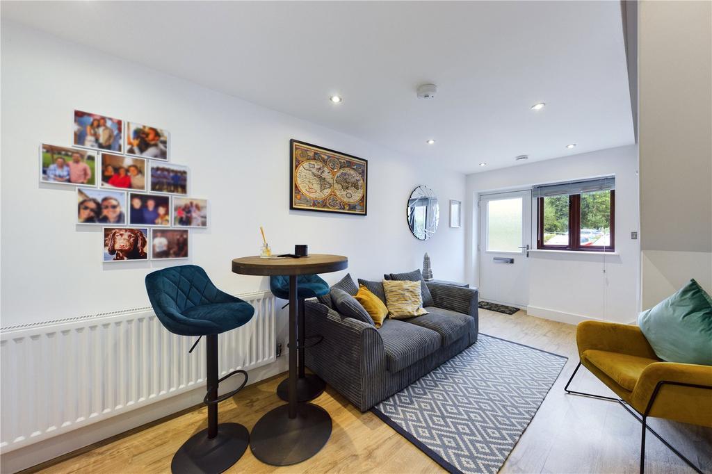 Dining/ Lounge Area