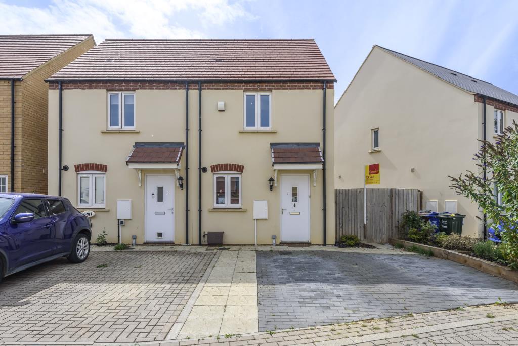 Kingsmere, Bicester, Oxfordshire, 2 bed semidetached house £315,000