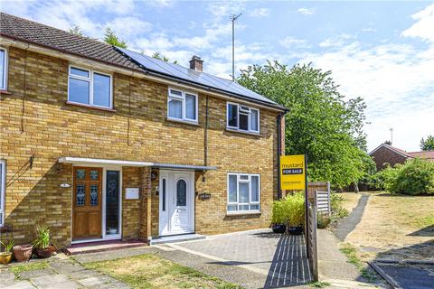 3 bedroom semi-detached house for sale - Chestnut Close, Stony Stratford, Milton Keynes, Buckinghamshire, MK11