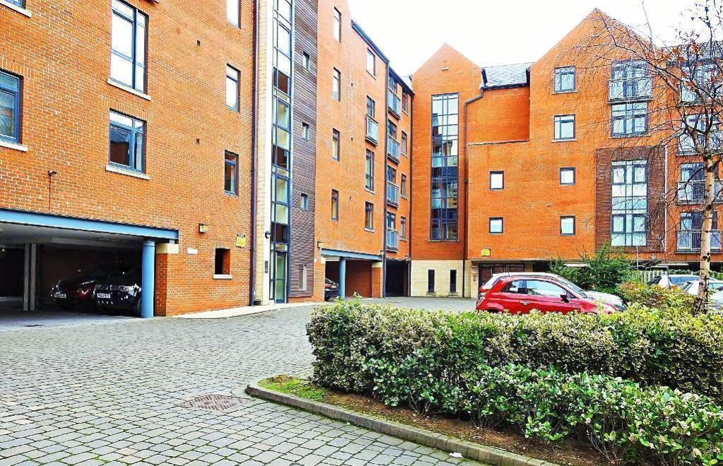Trinity Wharf, High Street, HU1 2 bed apartment £825 pcm (£190 pw)