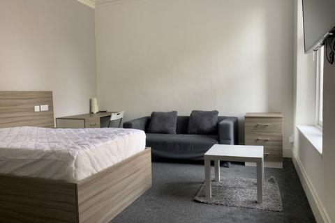 Studio to rent - Roseangle, West End, Dundee, DD1