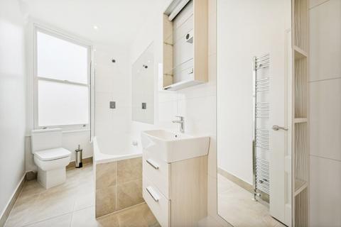 2 bedroom flat to rent, Carlyle Mansions, 10 Kensington Mall, London