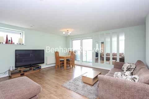 2 bedroom apartment to rent - Erebus Drive, Woolwich SE28
