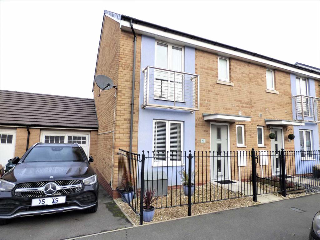 Rapide Way, Haywood Village 3 bed semidetached house £1,300 pcm (£