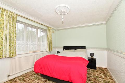 1 Bromfords Drive, Wickford, SS12 0NZ