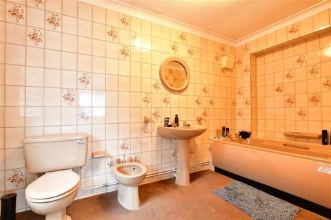 1 Bromfords Drive, Wickford, SS12 0NZ