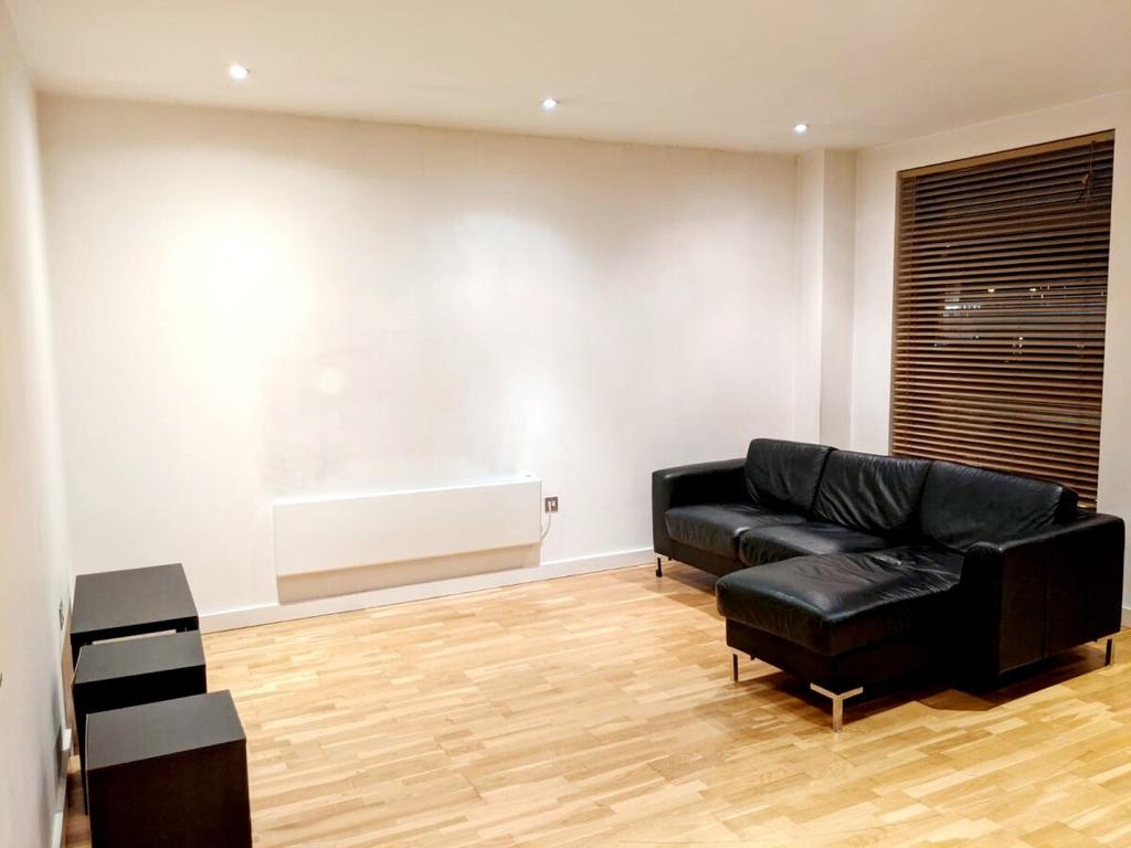 Roberts Wharf, Neptune Street Leeds LS9 1 bed apartment £850 pcm (£