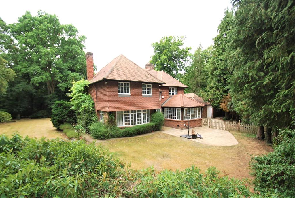 Westfield Road, Beaconsfield, HP9 5 bed detached house £4,750 pcm (£