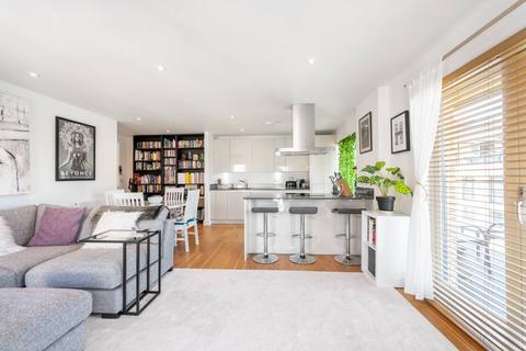 Flat 32, 8 Fairbourne Road, London, SW4 8DZ