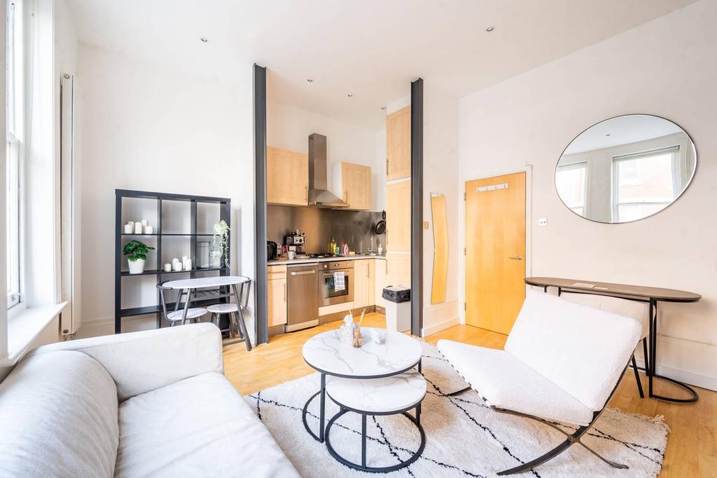 Hildreth Street, Balham, London, SW12 1 bed flat £350,000