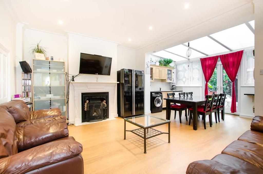 Ravenslea Road, Balham, London, SW12 4 bed house £4,000 pcm (£923 pw)