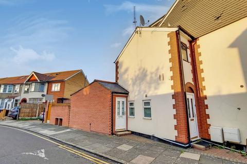1 bedroom maisonette for sale - Salisbury Avenue, Barking, IG11