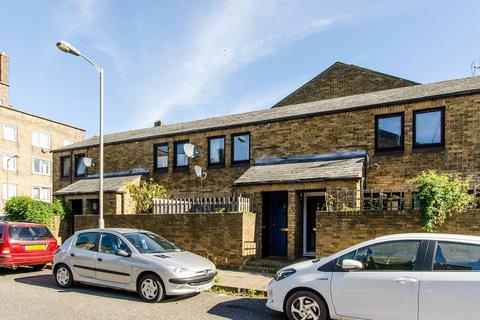 3 Beverley Close, London, SW11 2DF