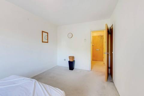 Flat 17, Morville House Fitzhugh Grove, London, SW18 3SD