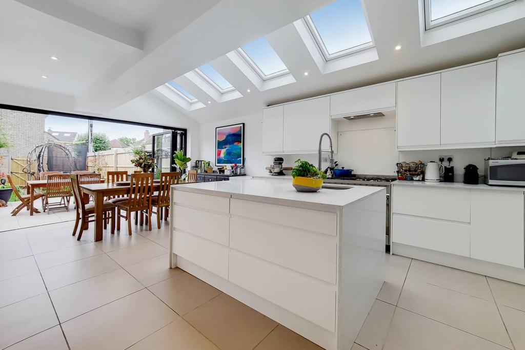 Bolton Road, Windsor, SL4 4 bed semidetached house for sale £850,000