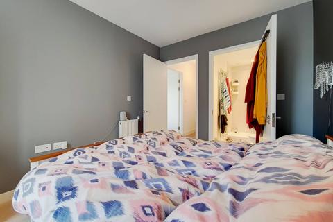 3 bedroom flat for sale - Tudway Road, Kidbrooke, London, SE3