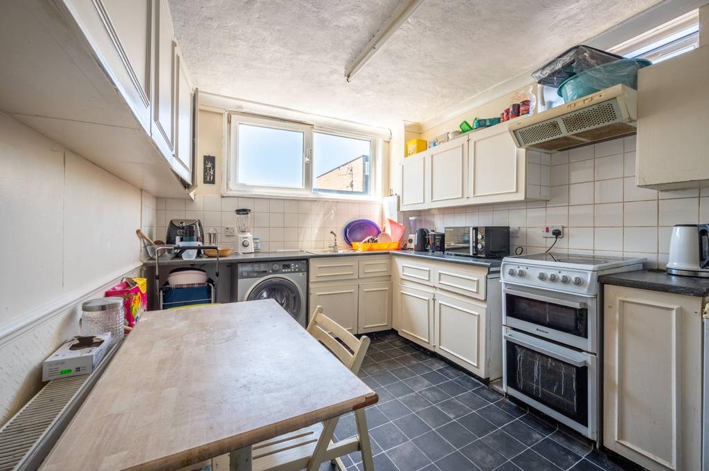 Glanville Road, Brixton, London, SW2 2 bed flat for sale - £350,000