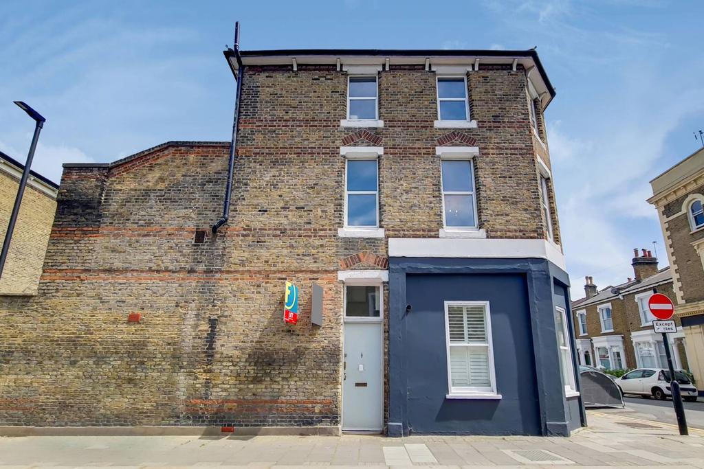 Sudbourne Road, Brixton, London, SW2 3 bed £2,800 pcm (£