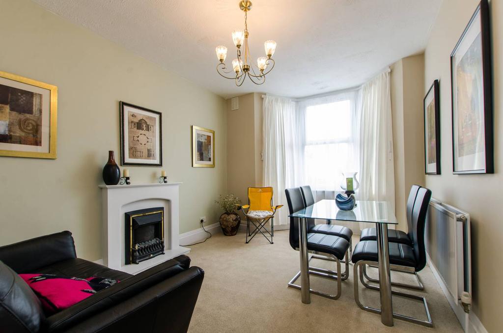 Herne Hill Road, Herne Hill, London... 2 bed flat £1,850 pcm (£427 pw)