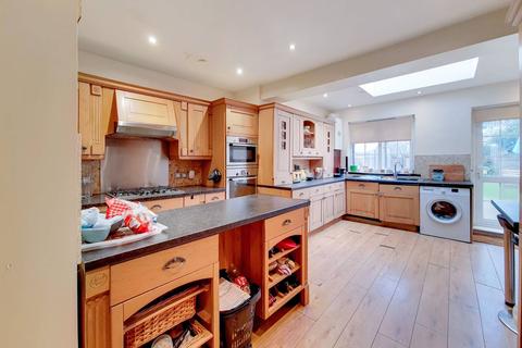 1 Chelford Road, Bromley, BR1 5QT