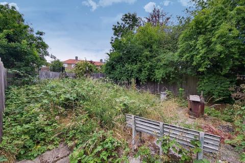 43 Ravenscar Road, Bromley, BR1 5PN