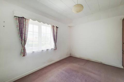43 Ravenscar Road, Bromley, BR1 5PN
