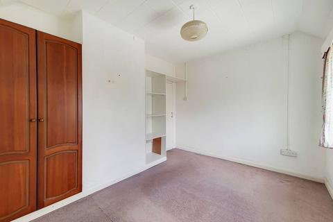 43 Ravenscar Road, Bromley, BR1 5PN