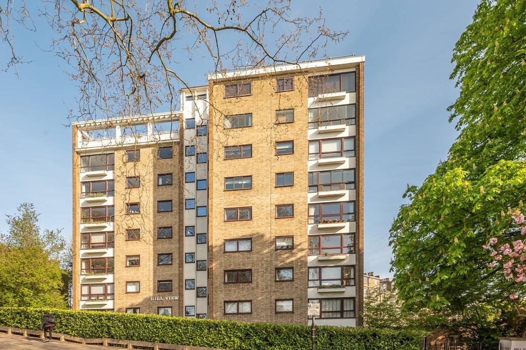 Primrose Hill Road, Primrose Hill, London, NW3 2 bed flat for sale £