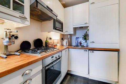 2 bedroom flat for sale - North Villas, Camden, London, NW1